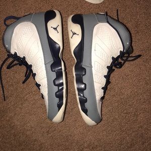 Retro 9 size 7 (big kids)